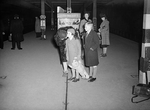 Evacuees out of London