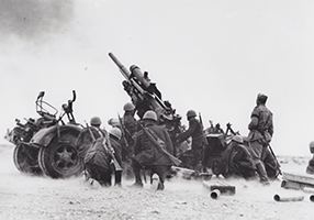 A German 88mm in use in Gazala 1942