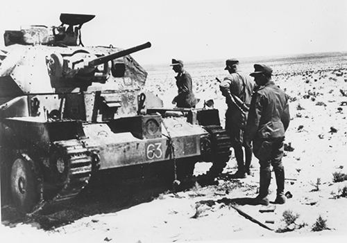 Germans inspecting a Crusader tank in Gazala 1942