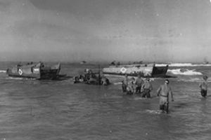 US troops come ashore on Sicily
