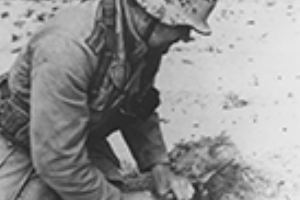 German digging a foxhole
