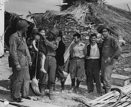 US soldiers and Italian civilians