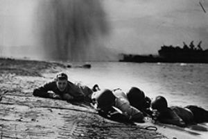 US soldiers under fire