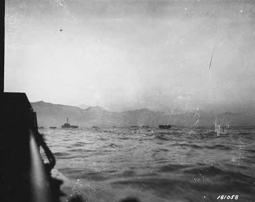 143 Infantry Regiment coming ashore