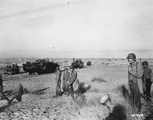 143 Infantry Regiment ashore