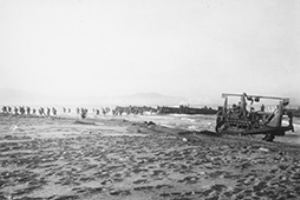 US troops disembarking