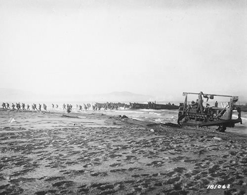US troops disembarking