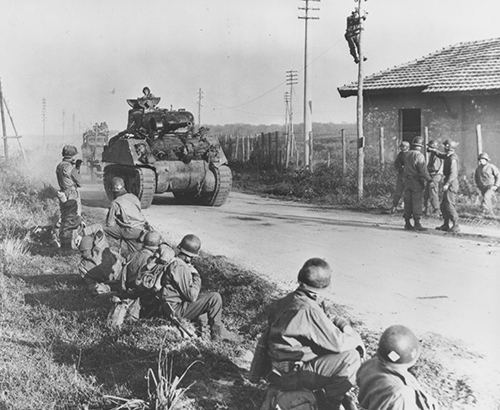 American armour moves toward Monte Cassino