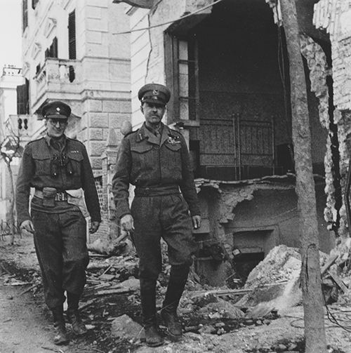 General Alexander in Anzio 1944