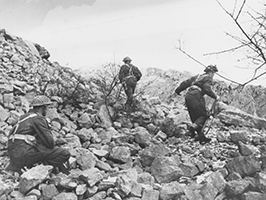 Browse British soldiers in the mountains in Monte Cassino
