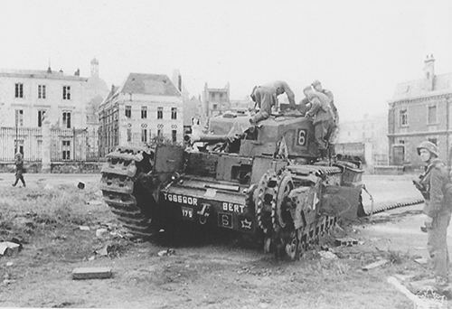 Germans inspect damaged tanks