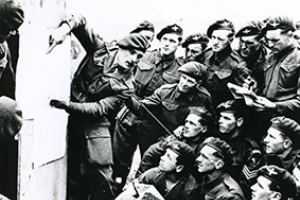 Briefing before the raid