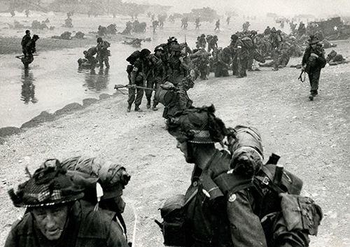 Beach troops land on Sword Beach