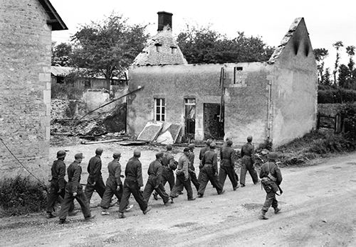 German prisoners captured at Lingevres