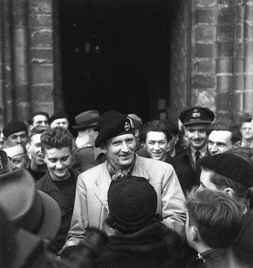 Montgomery talks to Canadian Troops