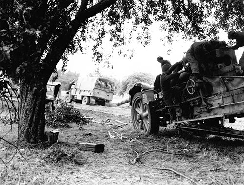 Abandoned 170mm medium gun near Tosters