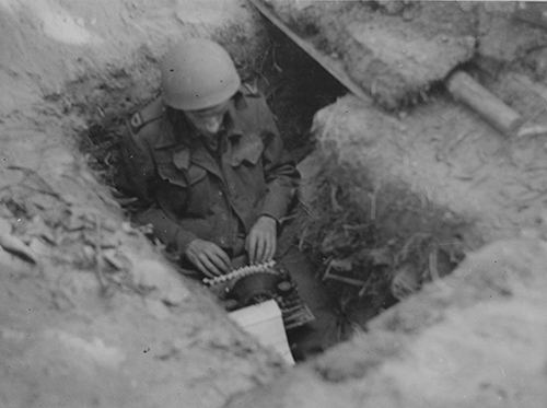 War correspondant Alan Wood (BU 1115)