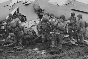 Browse American 101st Airborne troops (EA 38134)