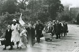 Dutch civilians are evacuated