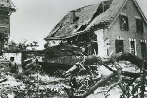 Tiger Ausf B knocked out on Wever Straat