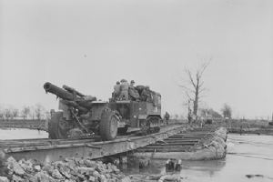 American 6 inch (155mm) Howitzer