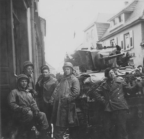 British tank crew in The Rhineland Battle