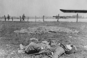 Dead US soldier of the First Allied Airborne Arny