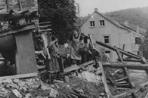 Browse German women search the wreckage of their homes
