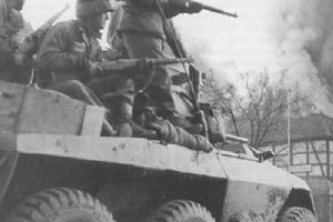 US infantrymen race to the Elbe river
