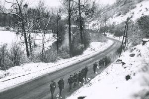 British troops advance near Hotton