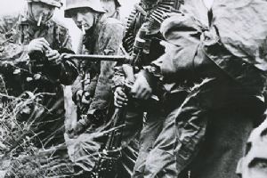 SS soldiers and Fallschirmjagers