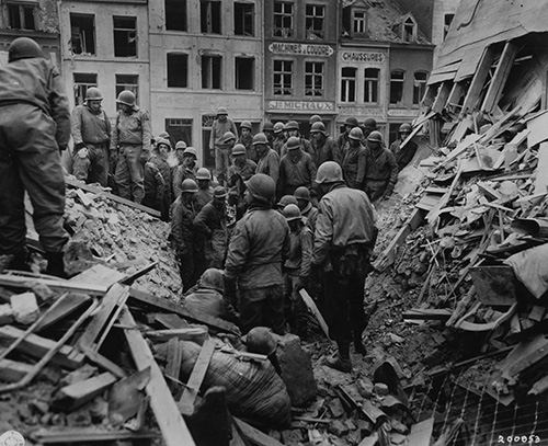 Members of the 4th Armoured Division