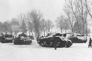A recovery vehicle rescues tanks of the 9th Armoured Division