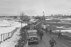 Browse 28th Infantry Regiment move forward